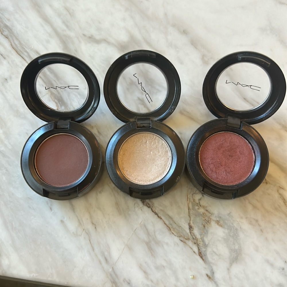 Mac eyeshadows bundle- lightly used